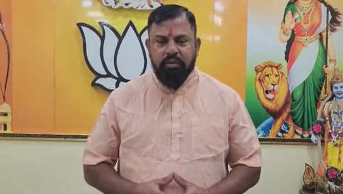 నా ప్రాణాలకు ముప్పు… పాకిస్థాన్ నుంచి