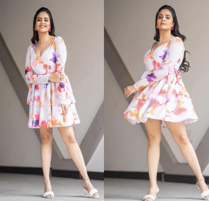 శ్రీముఖి గ్లామ‌ర్ డోస్‌ని త‌ట్టుకోవ‌డం క‌ష్ట‌మే!