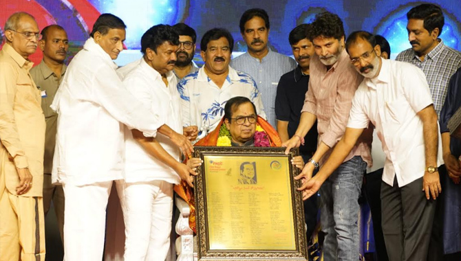 ఏ జీవిగా జన్మించినా నవ్వించే వరమివ్వమని దేవుణ్ణి కోరుకుంటాను : డా. బ్రహ్మానందం