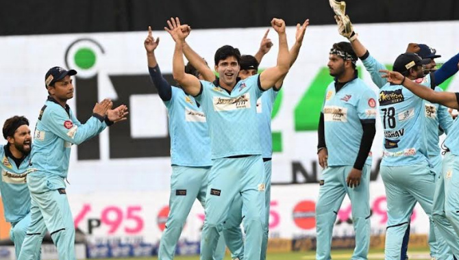 Bhojpuri Dabanggs enter finals in style