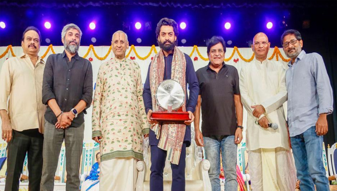 నందమూరి కళ్యాణ్ రామ్ కు శ్రీ కళాసుధ ఉత్తమ నటుడి ఉగాది పురస్కారం