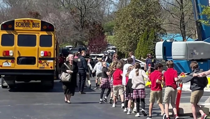 అగ్రరాజ్యంలో మళ్లీ కాల్పుల మోత అగ్రరాజ్యంలో మళ్లీ కాల్పుల మోత