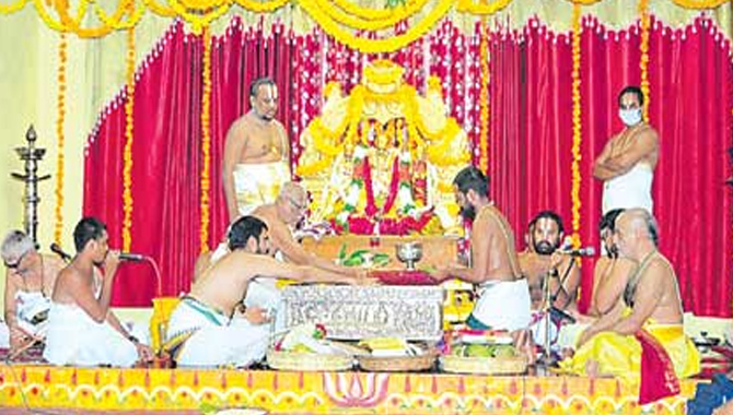 భద్రాచలంలో వైభవంగా బ్రహ్మోత్సవాలు ఆరంభం