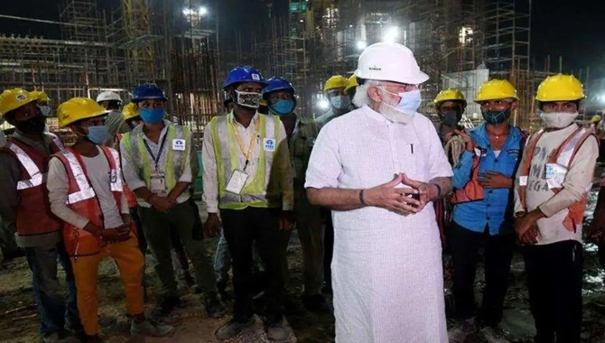 పార్లమెంట్ నూతన భవనాన్ని సందర్శించిన ప్రధాని మోదీ