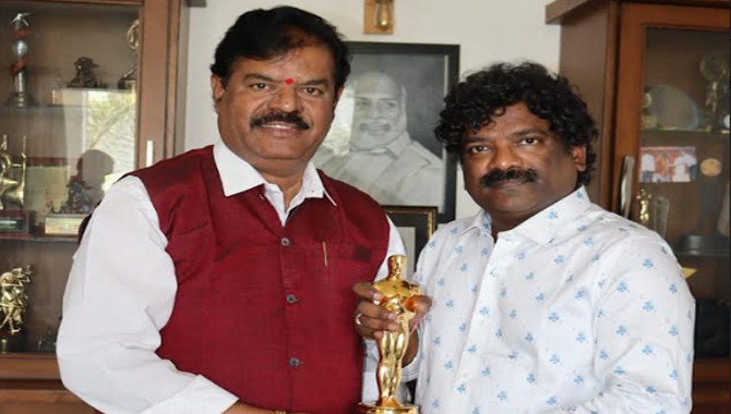 చంద్రబోస్ ని ఘనంగా సన్మానించిన తెలంగాణ ఫిల్మ్ ఛాంబర్ చైర్మన్ డా. ప్రతాని రామకృష్ణ గౌడ్