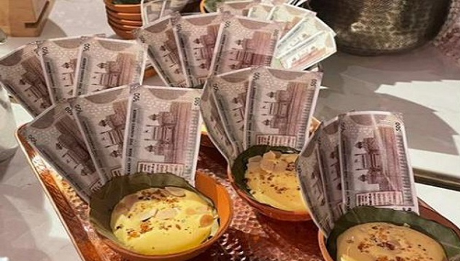 అంబానీ గ్రాండ్ పార్టీ … విందులో టిష్యూలకు బదులుగా కరెన్సీ నోట్లు?