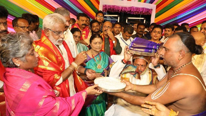 ఒంటిమిట్టలో వైభవోపేతంగా సీతారాముల కల్యాణం