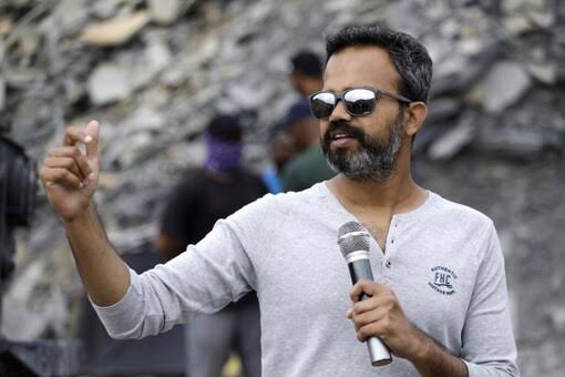 సుకుమార్ ను ఫాలో అవుతున్న ప్ర‌శాంత్ నీల్