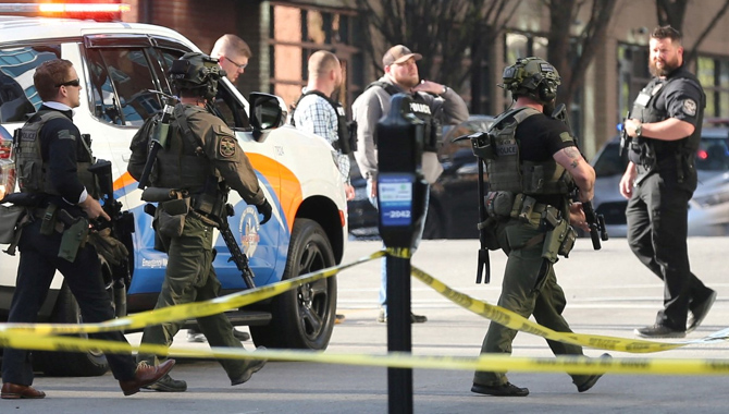 అమెరికాలో కాల్పులు