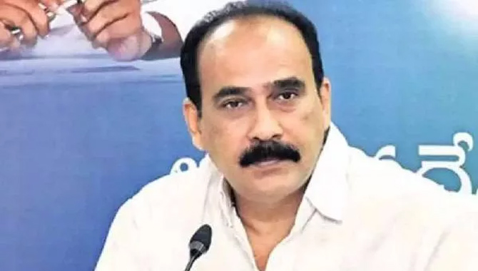 మాజీ మంత్రి బాలినేనికి చేదు అనుభవం