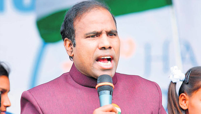 తమకు విగ్రహం కాదు.. రాజ్యాధికారం కావాలి తమకు విగ్రహం కాదు.. రాజ్యాధికారం కావాలి