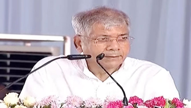 అంబేడ్కర్ ఆశయం నెరవేరలేదు..  ప్రకాశ్ అంబేడ్కర్