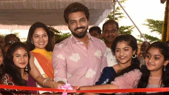 తెల్లపూర్ డుమాంట్ కాఫీ మీట్స్ ఐస్ క్రీమరీ స్టోర్‌ లో సందడి చేసిన బుల్లితెర నటులు…