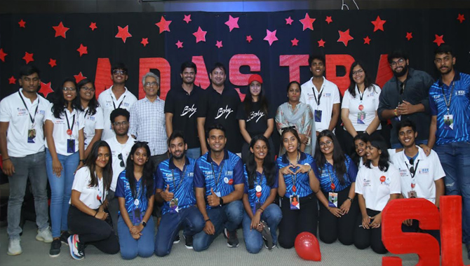 శ్రీనిధి కాలేజ్ ఫెస్ట్ లో సందడి చేసిన బేబీ మూవీ టీమ్, విద్యార్ధుల నుండి అనూహ్య స్పందన