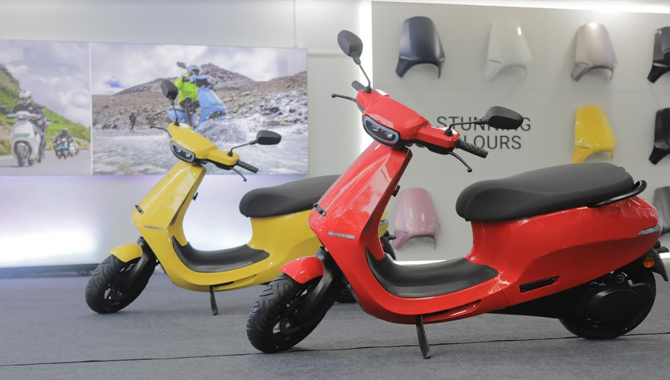 ఓలా ఎలెక్ట్రిక్ హైదరాబాదులో తన D2C పాదముద్రను విస్తరిస్తోంది, రెండు కొత్త అనుభవ కేంద్రాలను ప్రారంభిస్తోంది ఓలా ఎలెక్ట్రిక్ హైదరాబాదులో తన D2C పాదముద్రను విస్తరిస్తోంది, రెండు కొత్త అనుభవ కేంద్రాలను ప్రారంభిస్తోంది