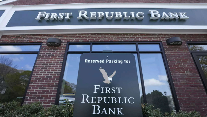 అమెరికాలో మరో బ్యాంకు దివాళా