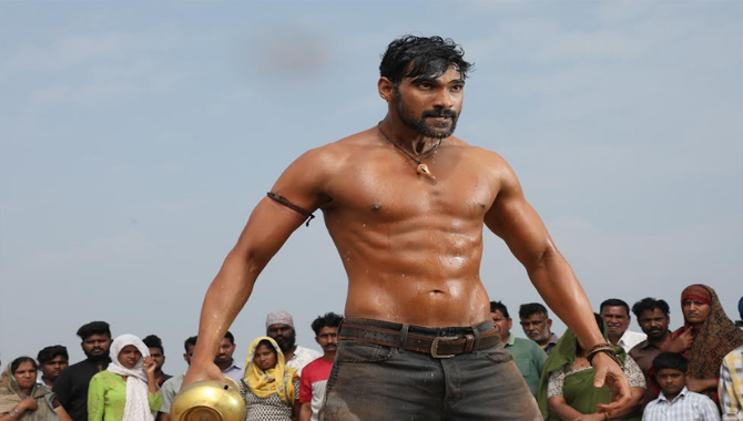 శ్రీనివాస్ బెల్లంకొండ ఛత్రపతి యాక్షన్ ధమాకా దార్ ట్రైలర్ విడుదల