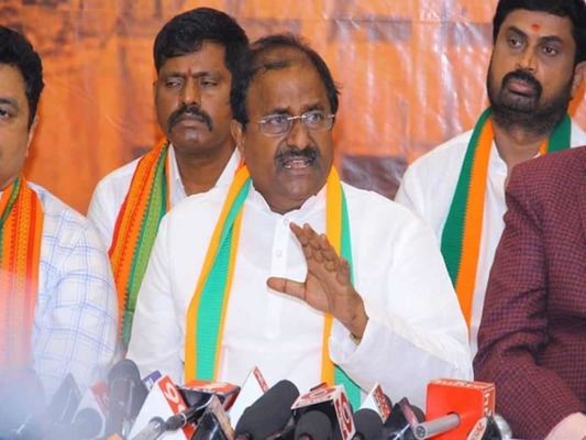 కోవర్టులను సోము వీర్రాజు సాగనంపుతున్నారా..?