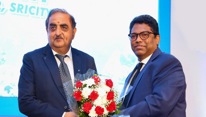 Sri City MD applauds Daikin India MD on the company’s billion-dollar achievement