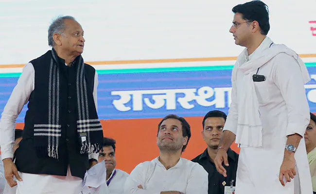 వీధికెక్కిన రాజస్థాన్ కాంగ్రెస్ రచ్చ..! నిలువునా చీలడం ఖాయమా..?