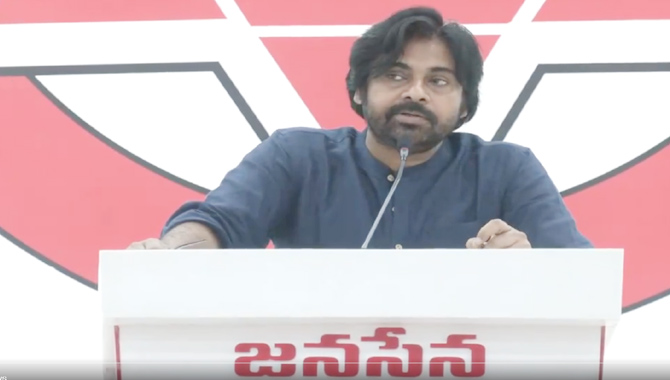 ఎన్నికల్లో పొత్తులు గ్యారంటీ.. సీఎం పదవి టార్గెట్ కాదు: పవన్ కల్యాణ్ ఎన్నికల్లో పొత్తులు గ్యారంటీ.. సీఎం పదవి టార్గెట్ కాదు: పవన్ కల్యాణ్