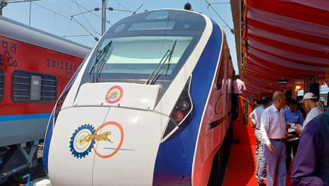 పూరి-హౌరా మధ్య వందేభారత్  వచ్చేసింది