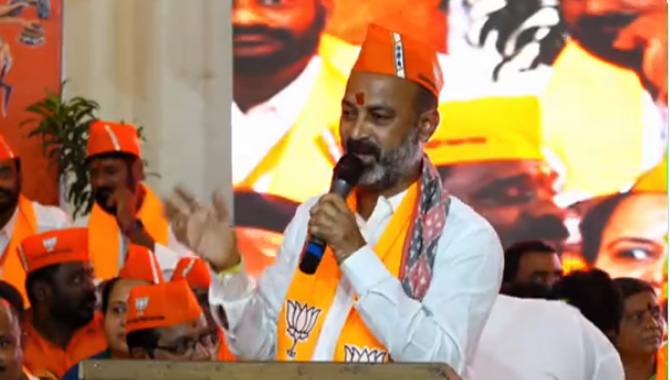 బీసీలకు సీఎం కేసీఆర్ ఏం ఇచ్చారు ? : బండి సంజయ్