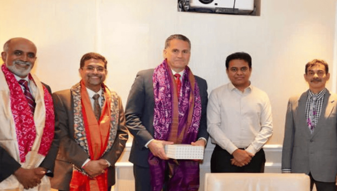 తెలంగాణలో రూ.3 వేల కోట్లతో మెడ్ట్రానిక్స్ పెట్టుబడులు తెలంగాణలో రూ.3 వేల కోట్లతో మెడ్ట్రానిక్స్ పెట్టుబడులు