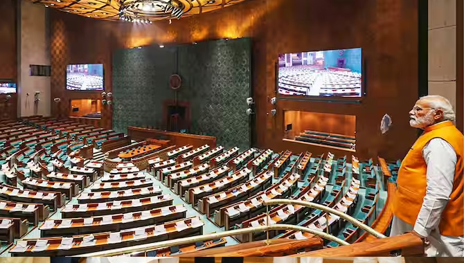 పార్లమెంటు నూతన భవనం… ప్రారంభానికి ముహూర్తం ఖరారు