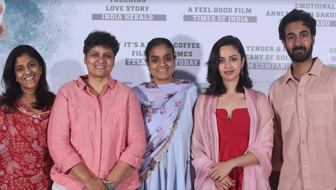 ప్రేక్షకుల స్పందన చూశాక మంచి సినిమా తీశామని గర్వంగా ఫీల్ అవుతున్నాం : అన్నీ మంచి శకునములే టీమ్‌