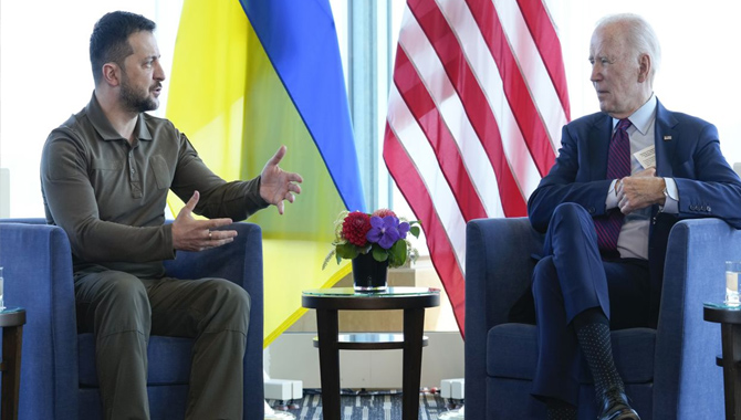 ఉక్రెయిన్ కు రూ.3100 కోట్ల సాయం : జో బైడెన్ ఉక్రెయిన్ కు రూ.3100 కోట్ల సాయం : జో బైడెన్