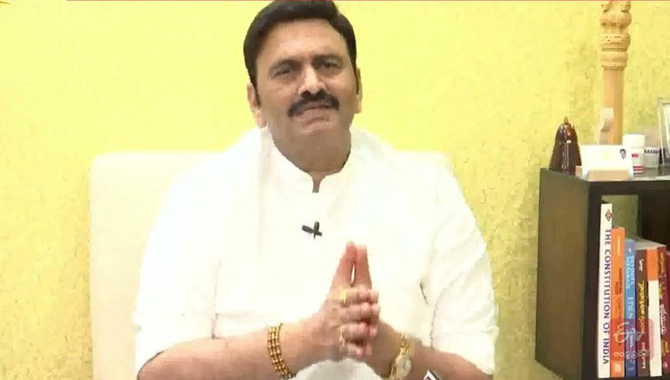 ధర్నాలు, ఆందోళనలు చేస్తే అరెస్టులు అపేస్తారా? :  ఎంపీ రఘురామ