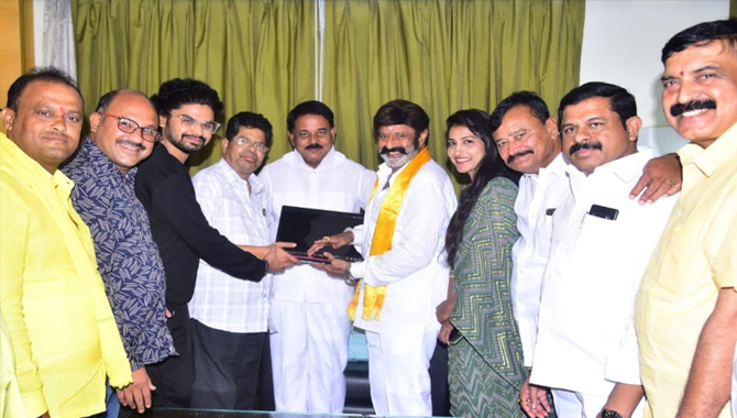 సందేశాత్మక చిత్రాన్ని ఆదరించాలి.. ‘ఐక్యూ’ ట్రైలర్‌ ఆవిష్కరణలో బాలకృష్ణ