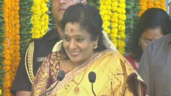 రాష్ట్రం అంటే హైదరాబాద్ మాత్రమే కాదు : గవర్నర్ తమిళిసై