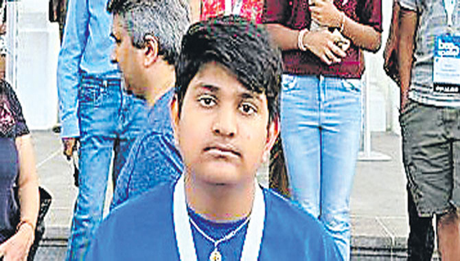 స్పెల్ బీ పోటీల్లో ప్రవాస తెలుగు విద్యార్థి ప్రతిభ