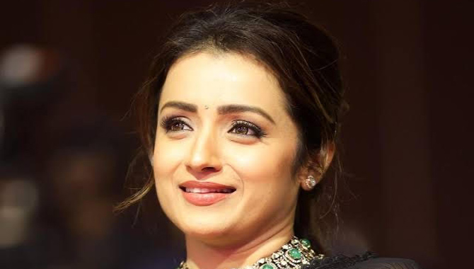 మ‌రో రెండు ఆఫ‌ర్లు ప‌ట్టేసిన త్రిష