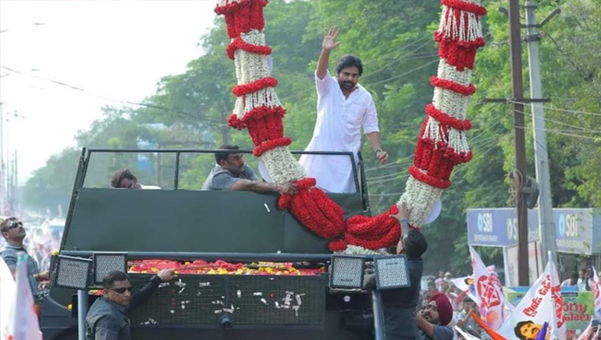 ఇవాళే ఏపీకి పవన్.. ఇక వారాహి సందడే సందడి..!!