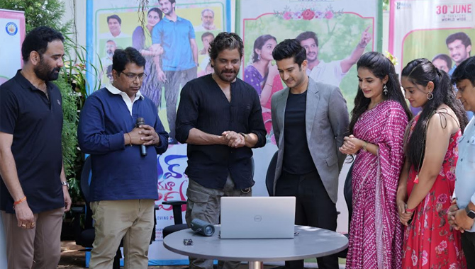 నాగార్జున లాంచ్ చేసిన కె దశరథ్, డివై చౌదరి ‘లవ్ యూ రామ్’ మనసు మాట వినదే పాట