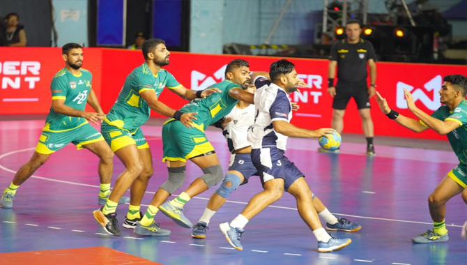 Telugu Talons put in a classy display in the second half to defeat the Rajasthan Patriots in a thrilling match