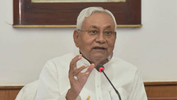 బీహార్ సీఎం నితీశ్ కుమార్ కు త్రుటిలో తప్పిన పెను ప్రమాదం