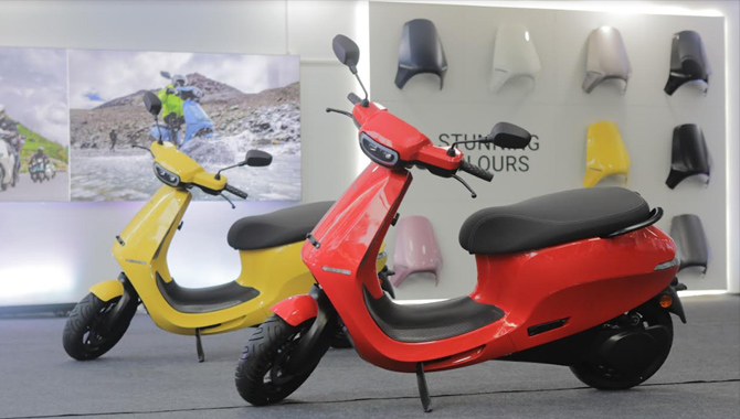 #EndICEAge నినాదానికి కట్టుబడి చవకైన వడ్డీ రేటుతో స్కూటర్లను అందిస్తున్న ఓలా ఎలక్ట్రిక్ #EndICEAge నినాదానికి కట్టుబడి చవకైన వడ్డీ రేటుతో స్కూటర్లను అందిస్తున్న ఓలా ఎలక్ట్రిక్