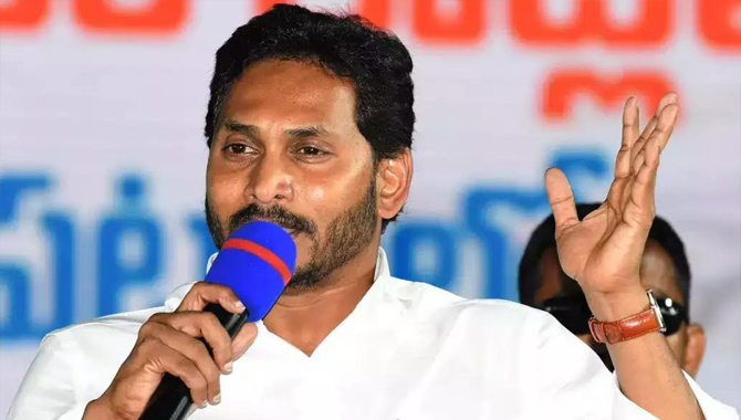 15 మంది సిట్టింగులకు టికెట్లు డౌటే..! క్లారిటీ ఇచ్చేసిన జగన్..!?