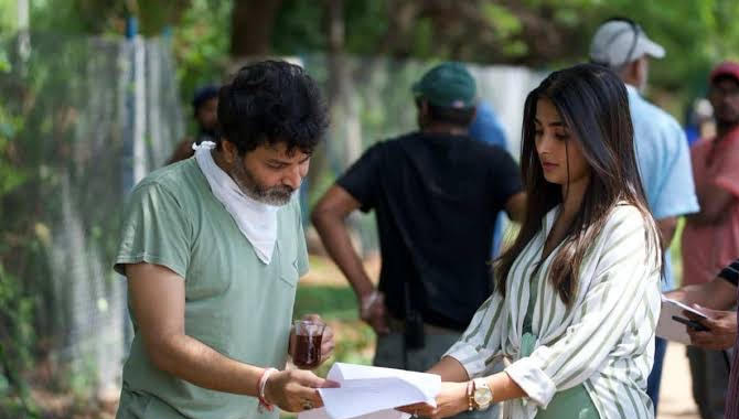 త్రివిక్ర‌మ్ సినిమా నుంచి త‌ప్పుకున్న పూజా?