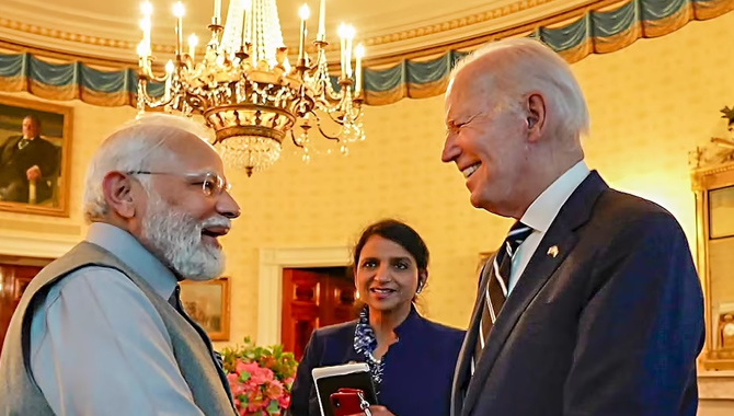 భారత్ లో మరో రెండు కాన్సులేట్లు : అమెరికా