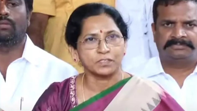 ఈటల రాజేందర్‌ను చంపేందుకు కుట్ర.. భార్య సంచలన ఆరోపణలు..!