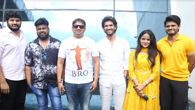 ఆకట్టుకునే 70 అడుగుల పోస్టర్ తో రిలీజ్ డేట్ అనౌన్స్ చేసిన ‘బేబీ’ సినిమా మేకర్స్ ..