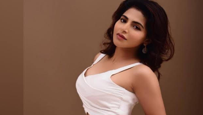 ప‌వ‌న్ సినిమాలో ‘స్పై’ హీరోయిన్