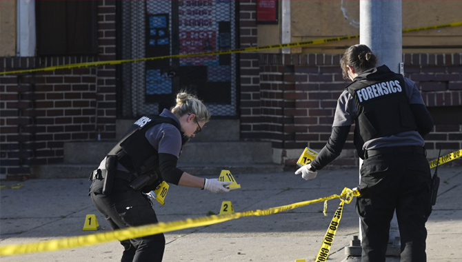 అమెరికాలో మళ్లీ కాల్పుల మోత