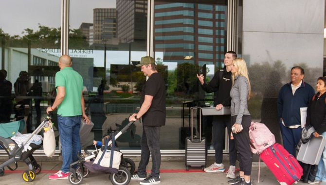 అమెరికాలో పాస్ పోర్టూ రాదాయే!