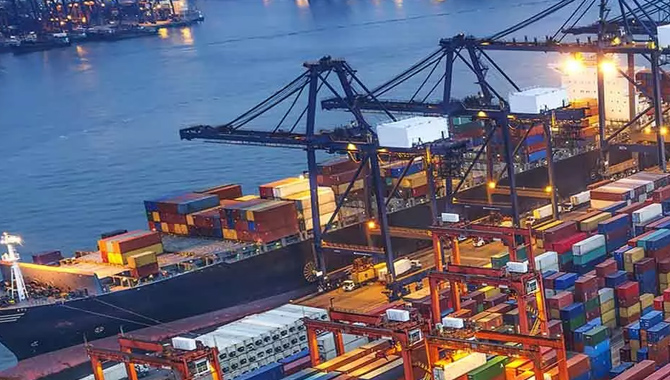 విశాఖ పోర్టు మరో అరుదైన ఘనత విశాఖ పోర్టు మరో అరుదైన ఘనత